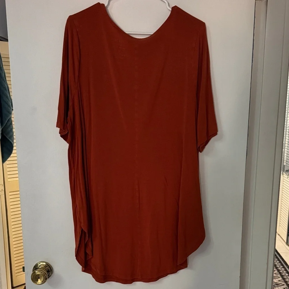 Torrid Women's Short Sleeve V-Neck Top - Rust